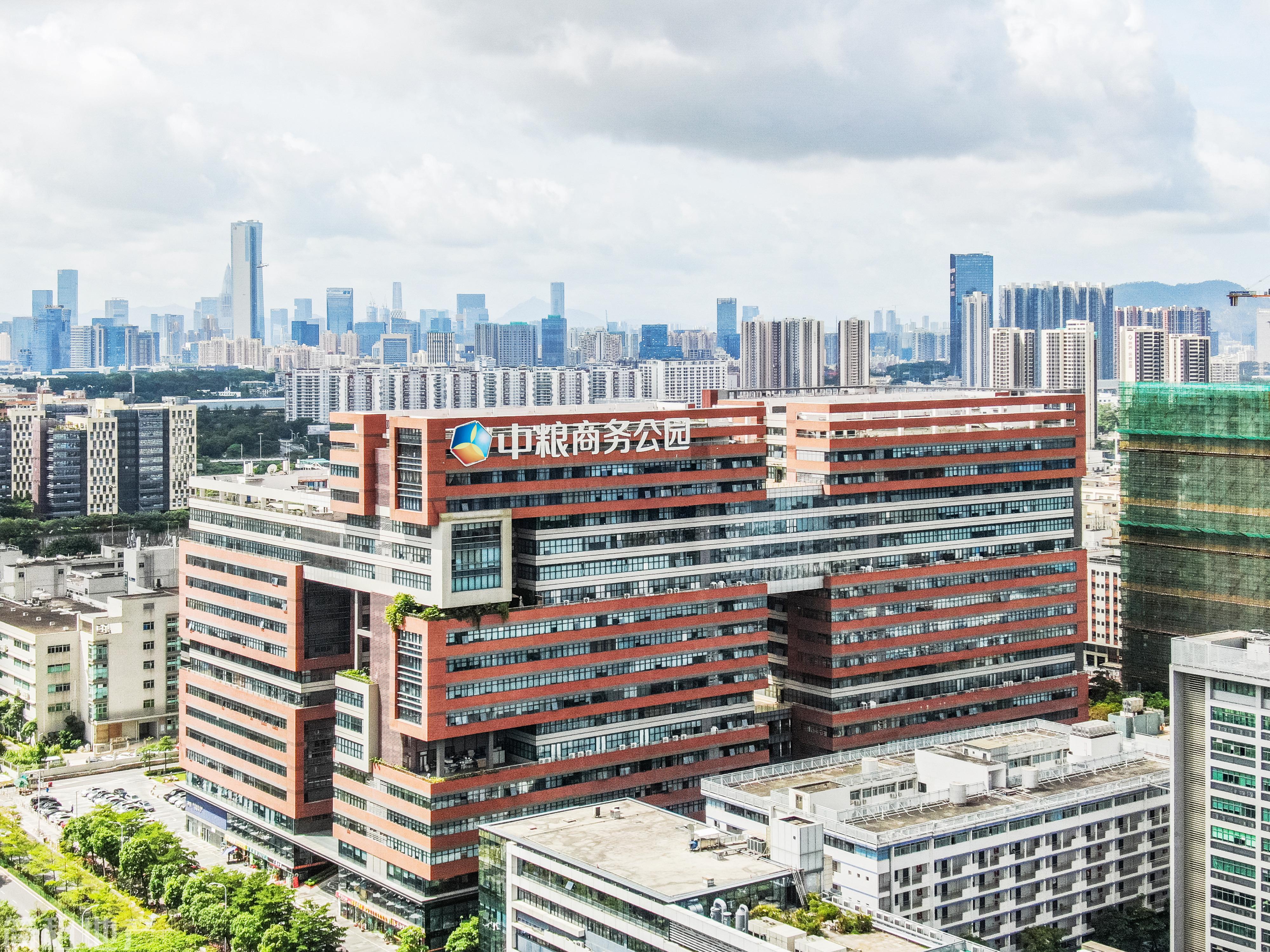 兴东地铁口 业主直租 使用率69% 中粮商务公园精装337平