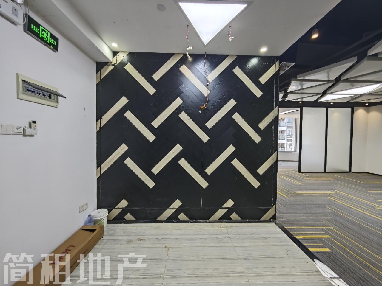 福永地铁口 精装178平 特价55 自带大型商业配套