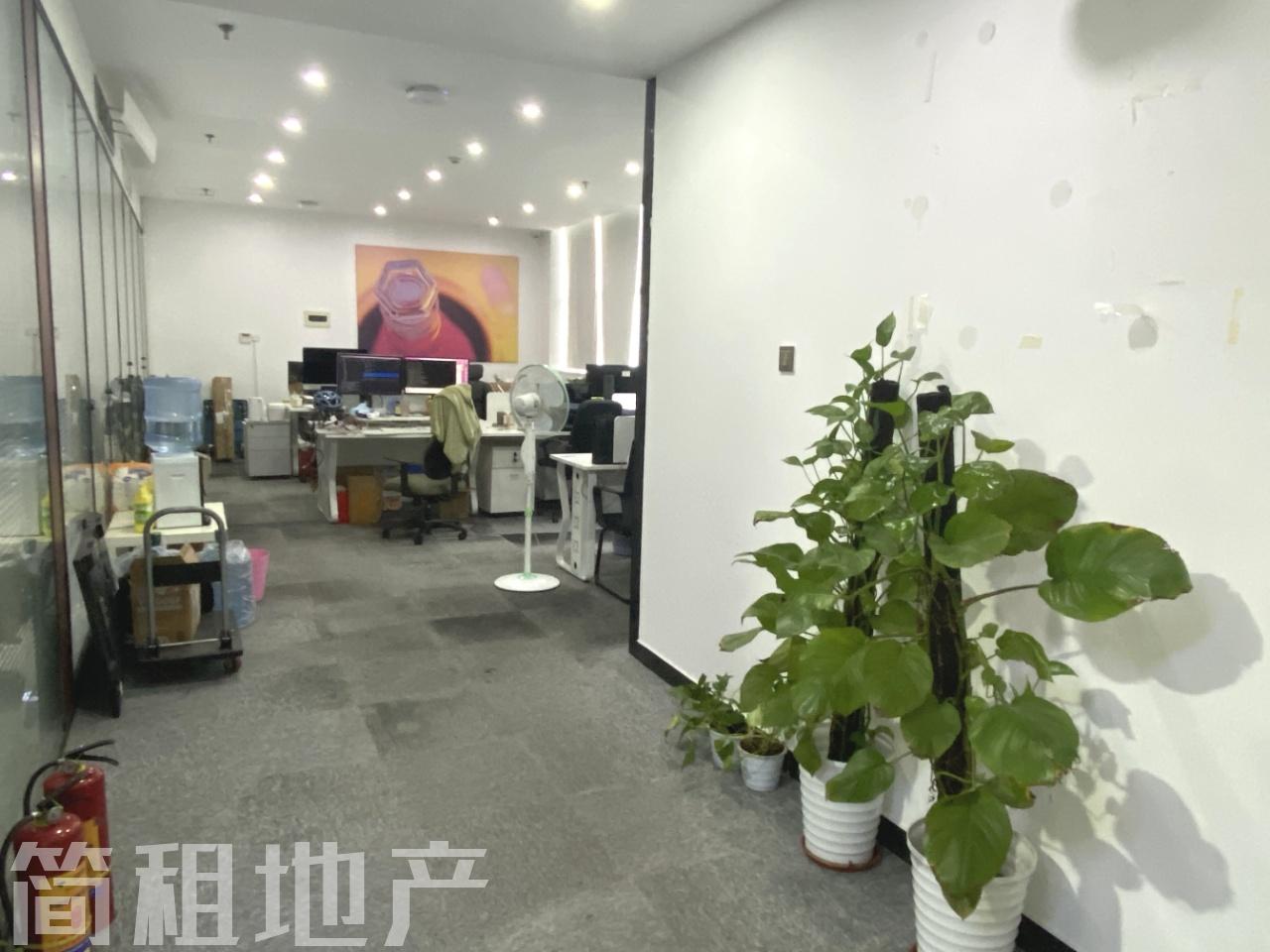 带家具 大小均有 双地铁口 惠恒大厦二期 停车位充足