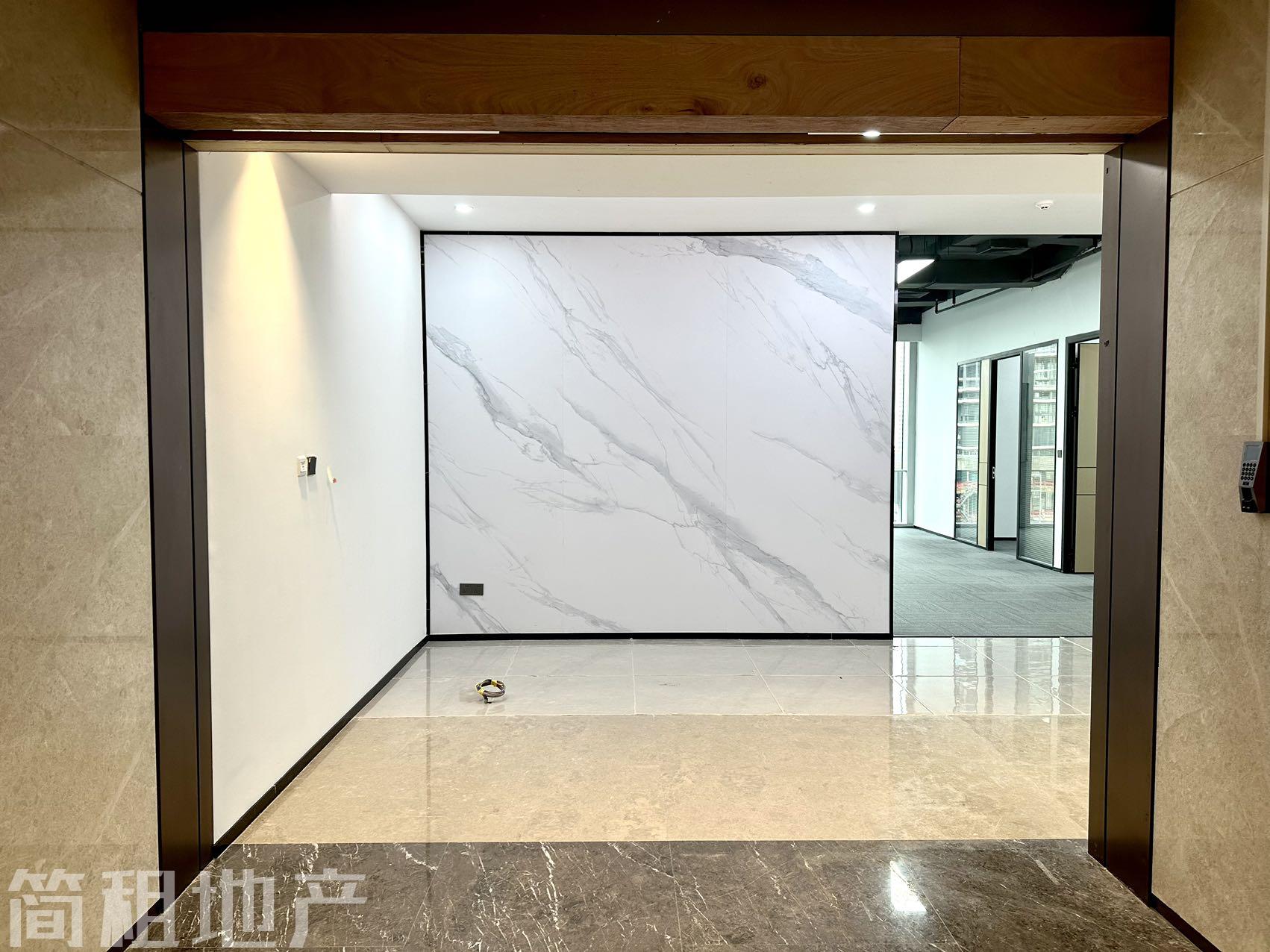 全新精装 近地铁 新楼盘 华强金融大厦 一手房东