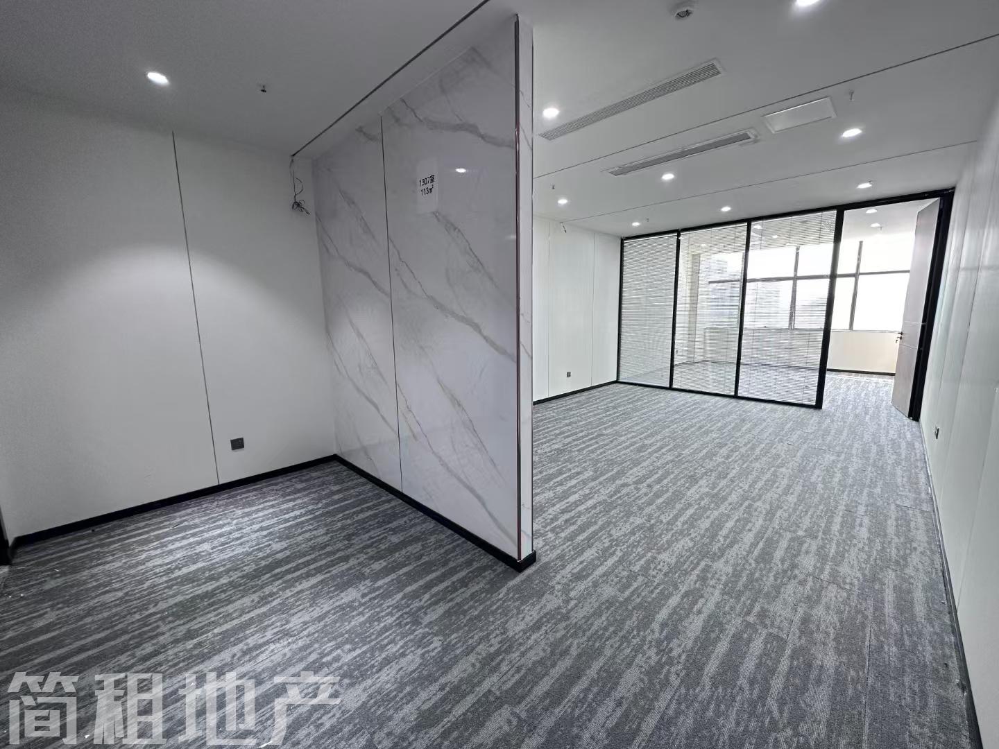 户型方正 大小均有 新装修 中粮商务公园 园区环境好