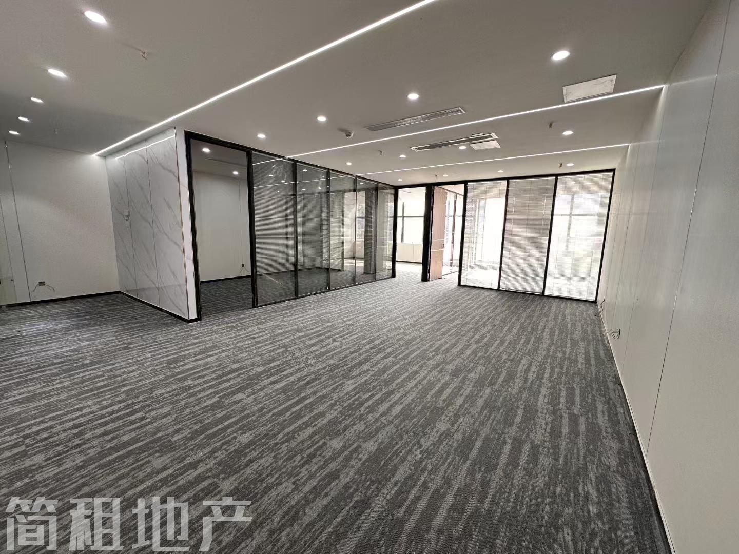 赠送阳台 方正  新装修 中粮商务公园 园区环境好