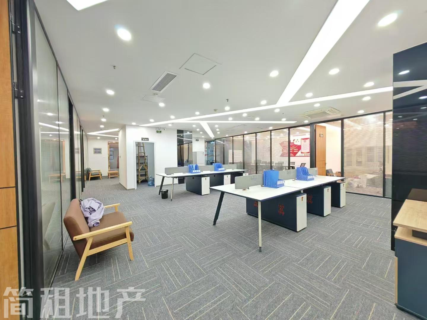 福田保税区 英利达科技园 精装698平 10+1格局 电梯口 带家私