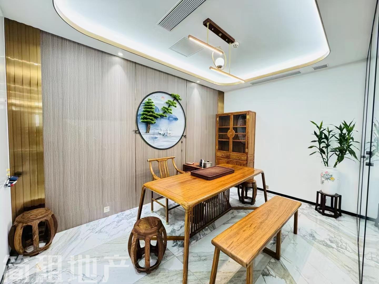 带家具 隔间多 新楼 方大城 性价比高 周边配套成熟