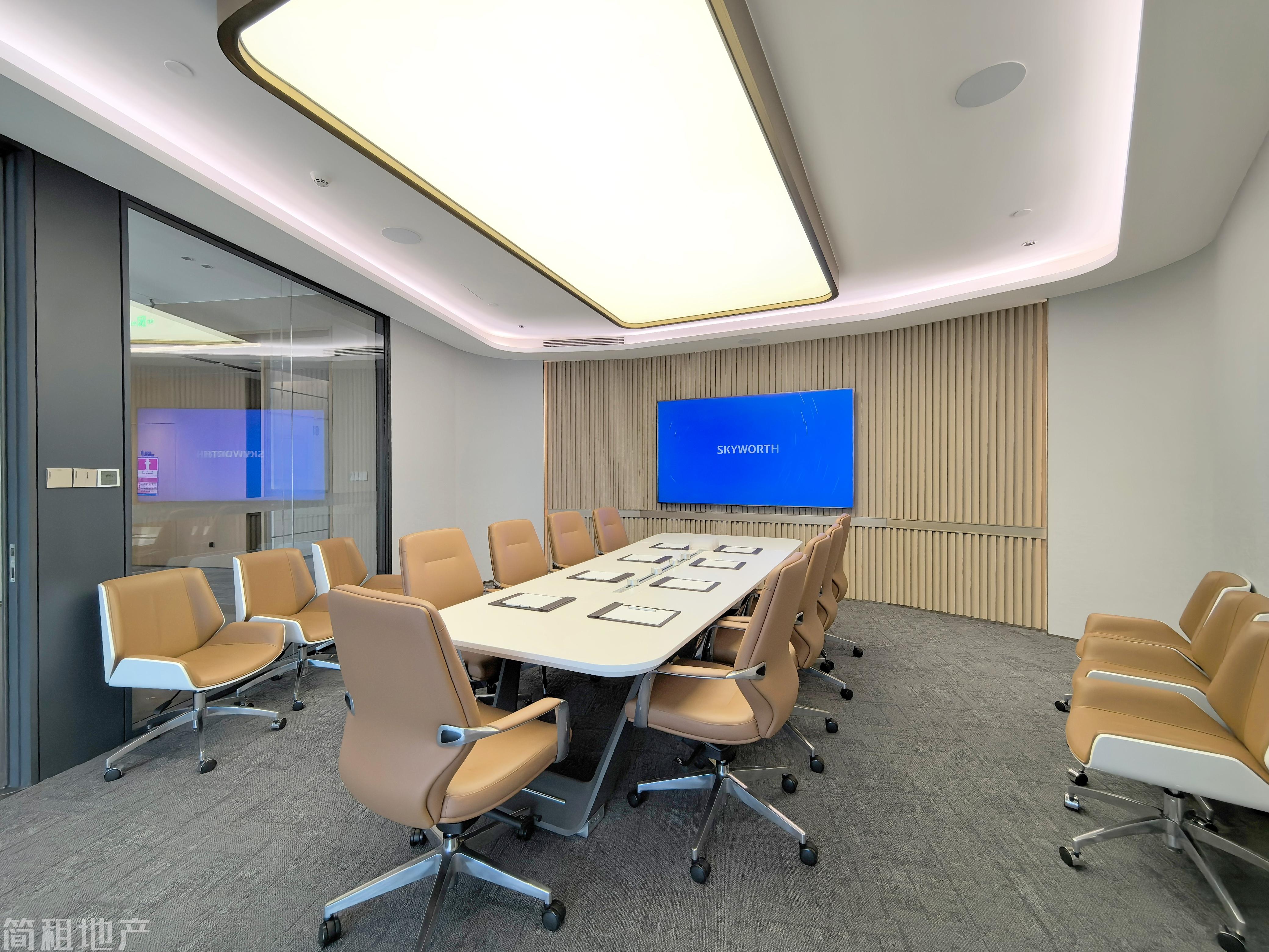 华侨城百万样板间出租 寰侨商务大厦豪装642平 电梯口带家私