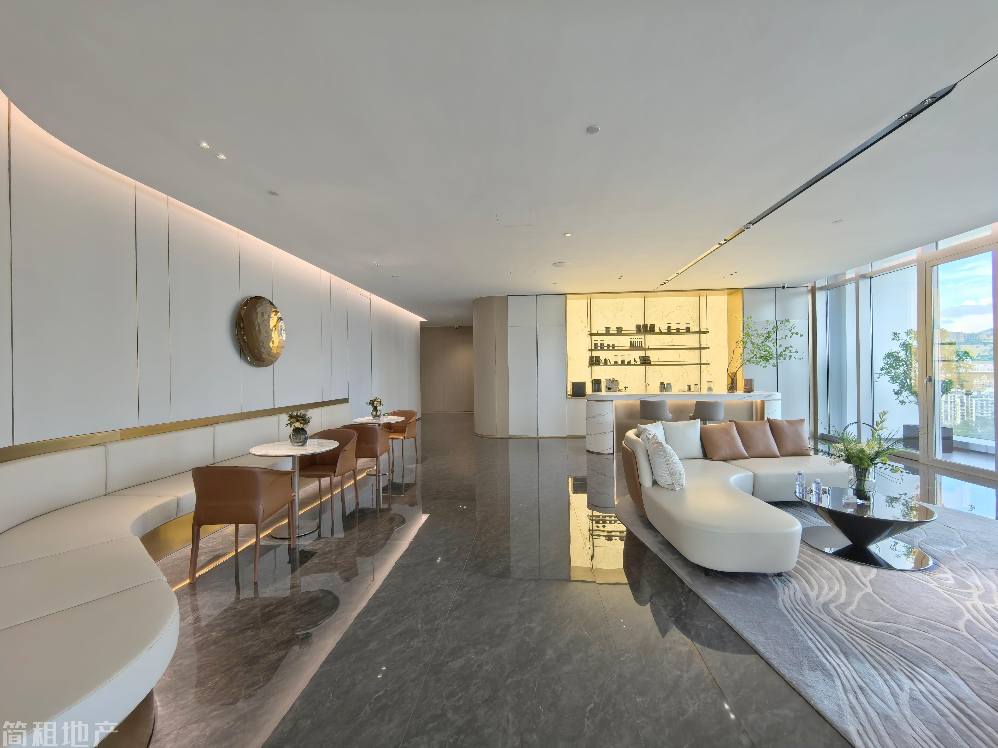 华侨城百万样板间出租 寰侨商务大厦豪装642平 电梯口带家私