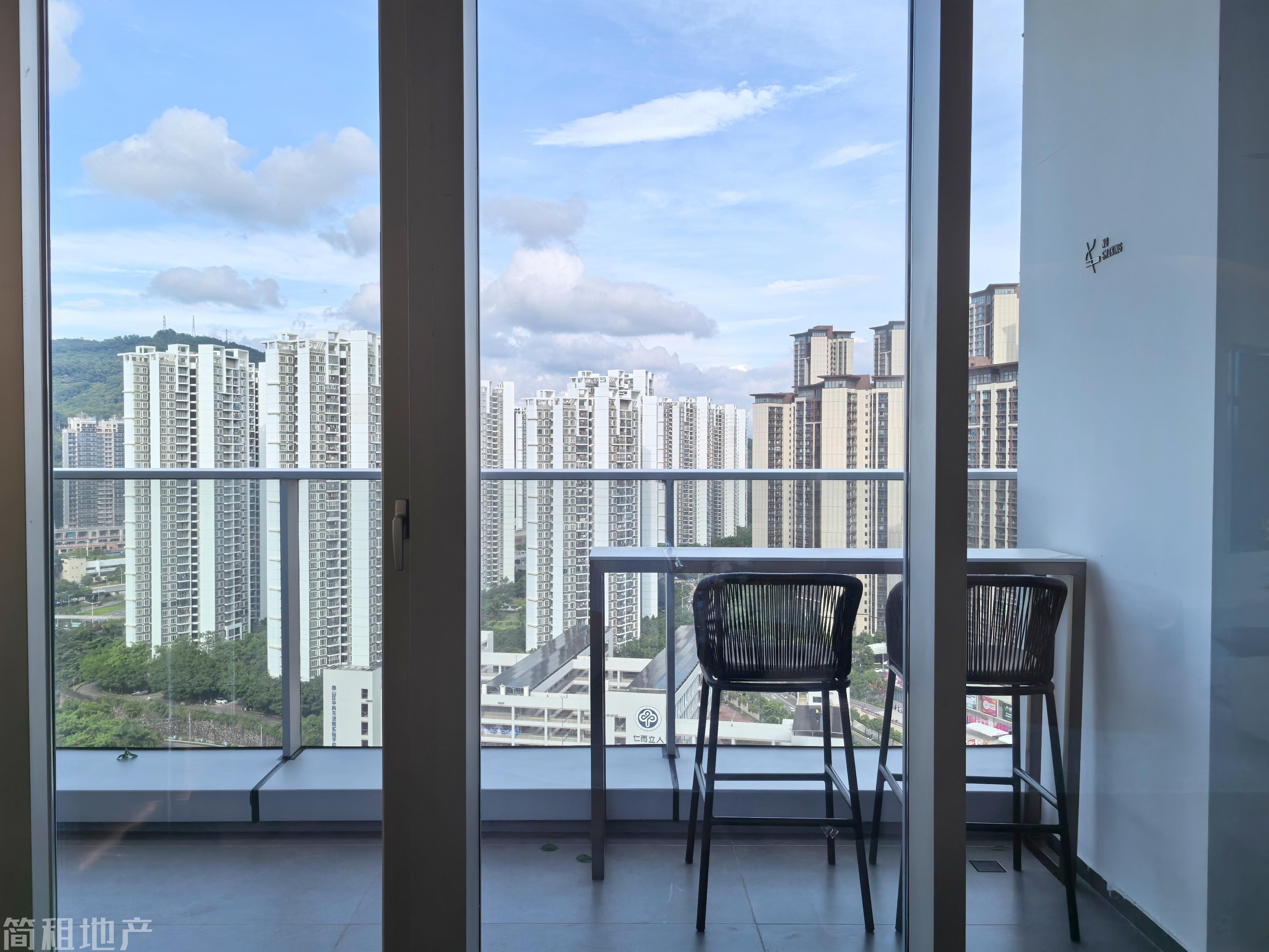 华侨城百万样板间出租 寰侨商务大厦豪装642平 电梯口带家私