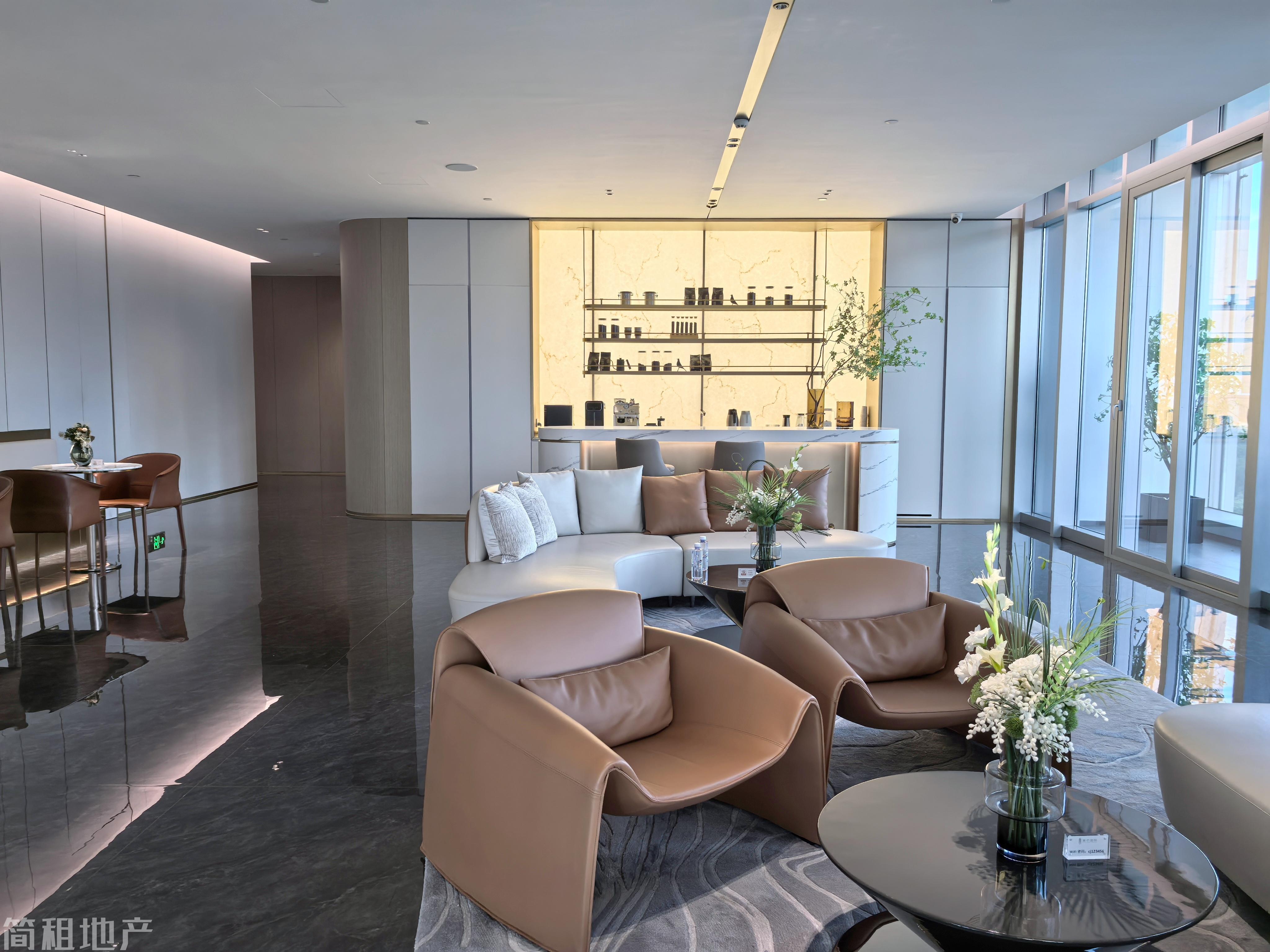 华侨城百万样板间出租 寰侨商务大厦豪装642平 电梯口带家私