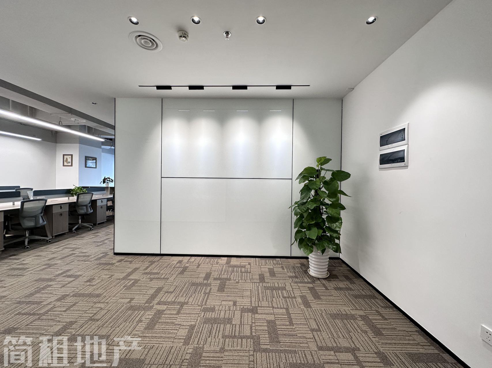 一手带家具 采光好 精装 周边配套成熟 A8音乐大厦