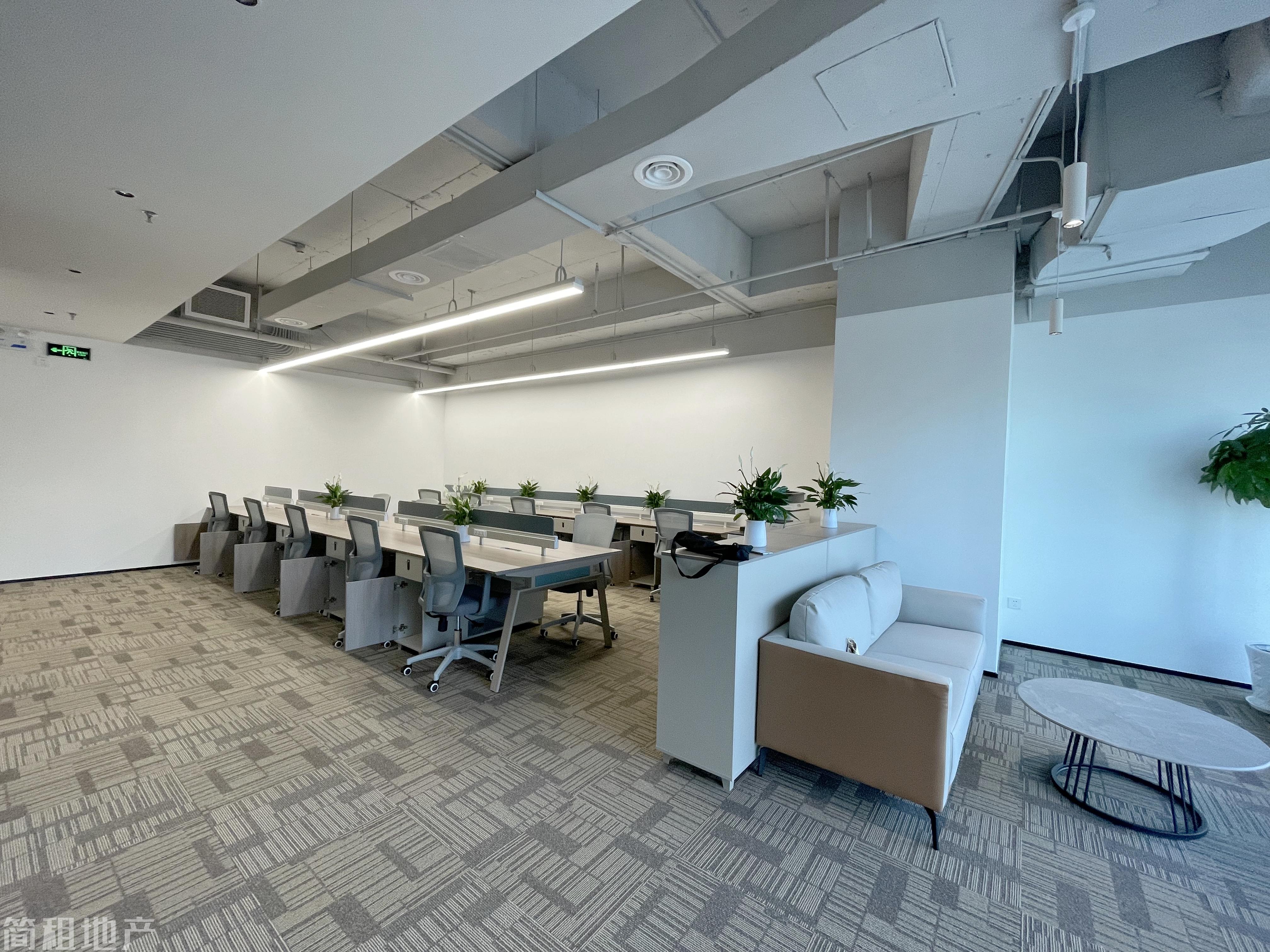 一手带家具 采光好 精装 周边配套成熟 A8音乐大厦