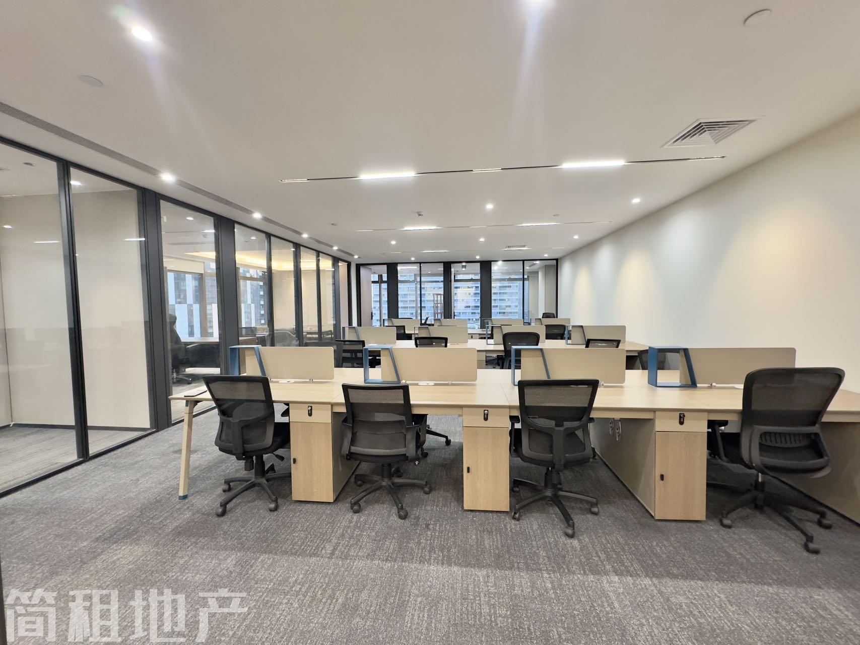 正电梯口 全套家具 隔间 楼下就是地铁 豪威科技大厦