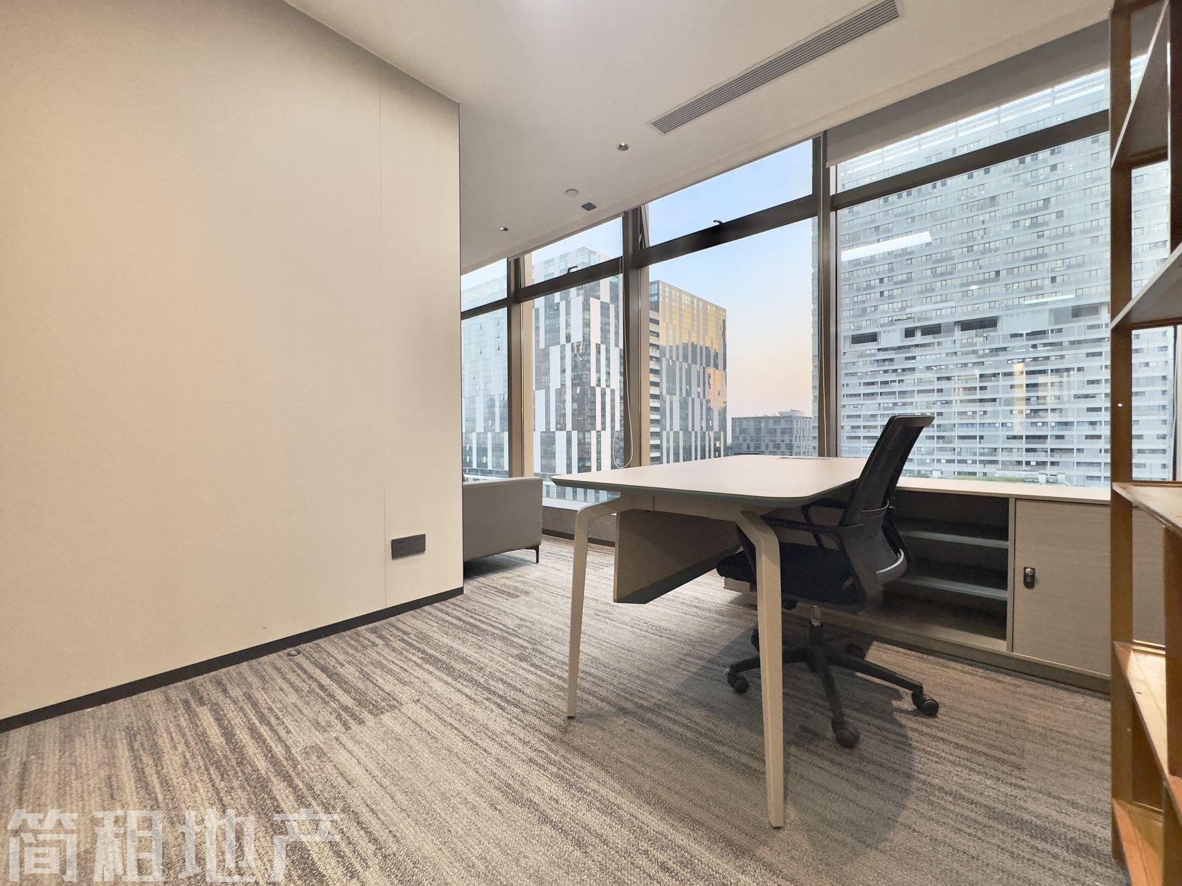 正电梯口 全套家具 隔间 楼下就是地铁 豪威科技大厦