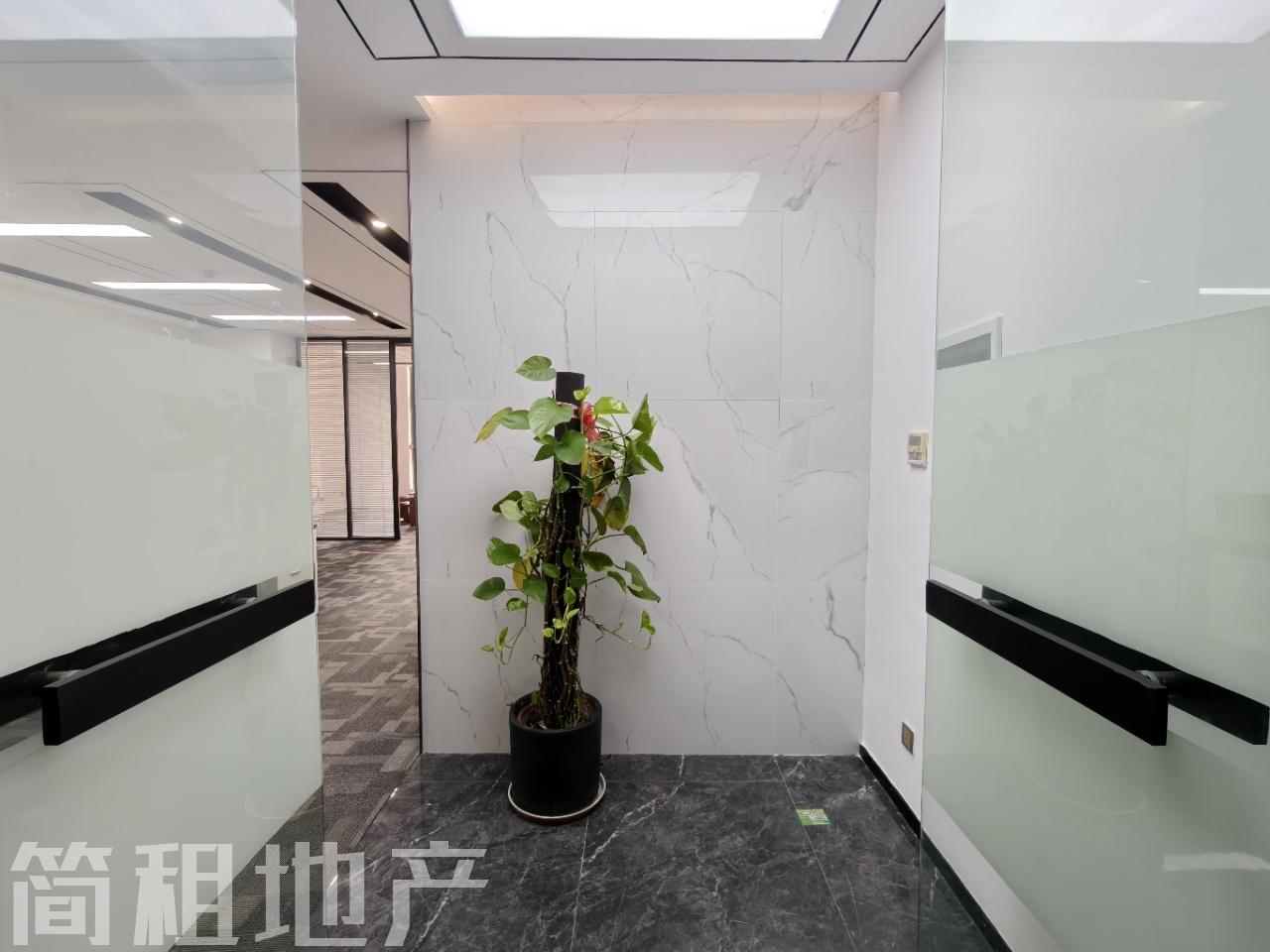 1年送2个月免租期 大小均有 一手房产证面积 带家具大族创新大厦