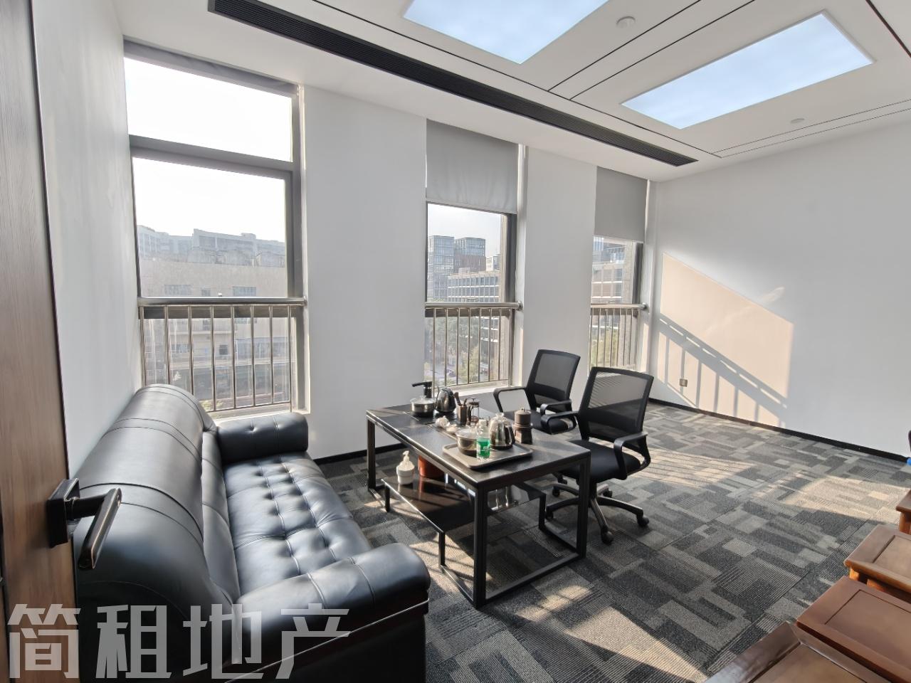 1年送2个月免租期 大小均有 一手房产证面积 带家具大族创新大厦