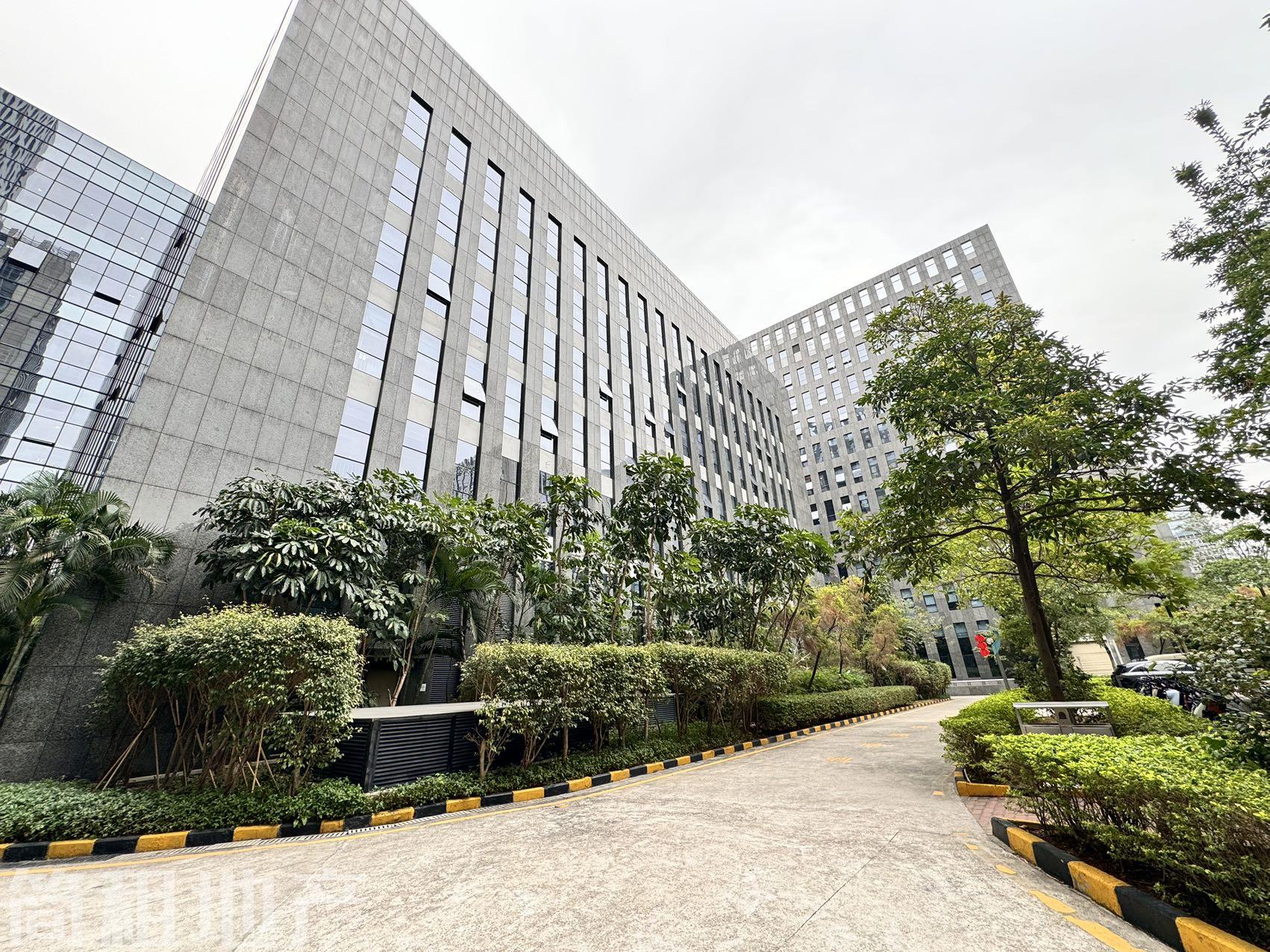 1年送2个月免租期 大小均有 一手房产证面积 带家具大族创新大厦