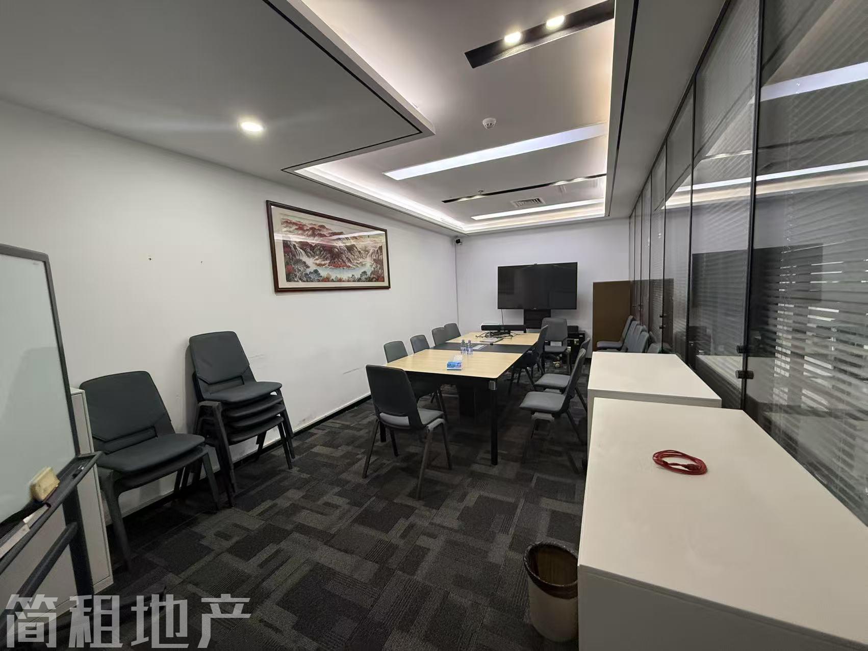 不管面积大小 统统三个月免租 大小均有 配齐家具 要客不要房