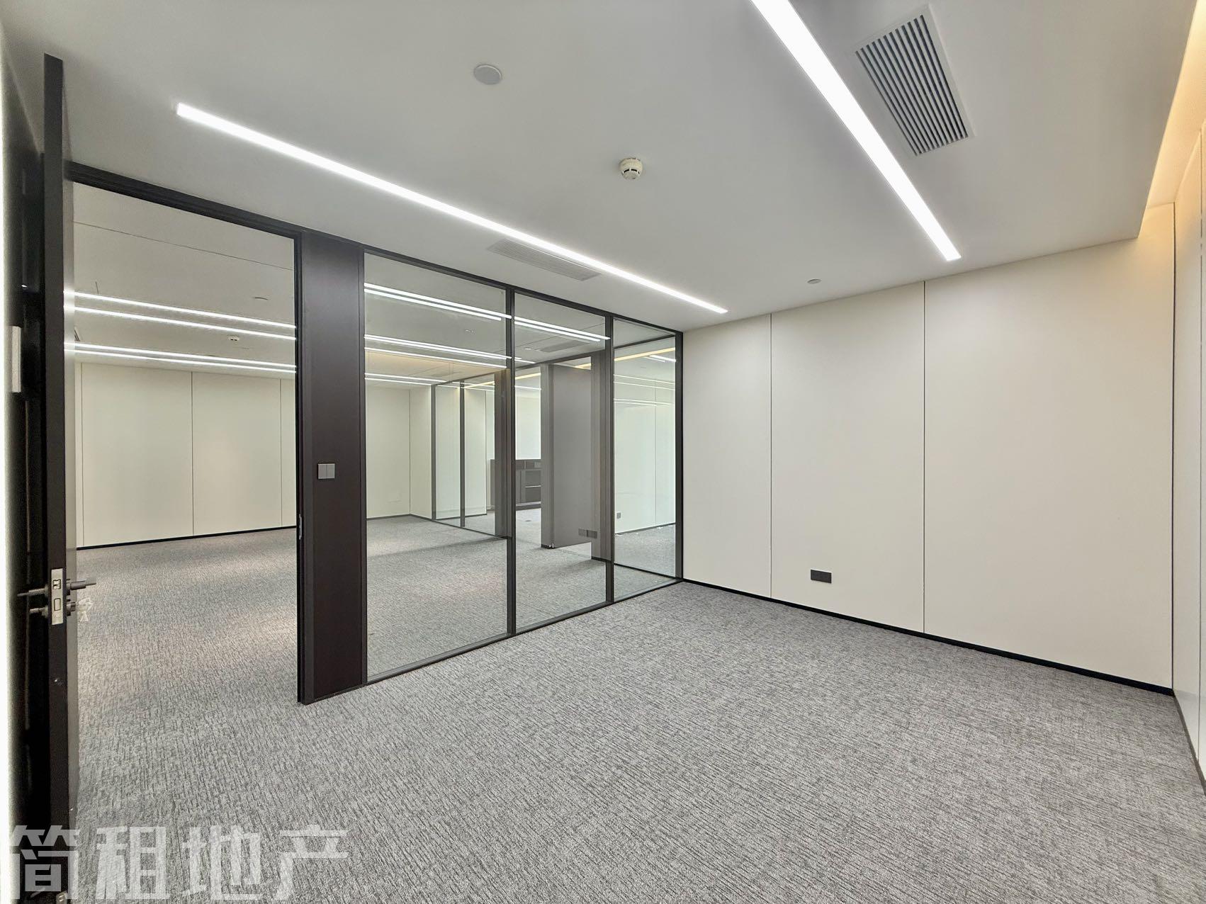 9号线深大南地铁口 芒果网大厦精装3+1带家私出租