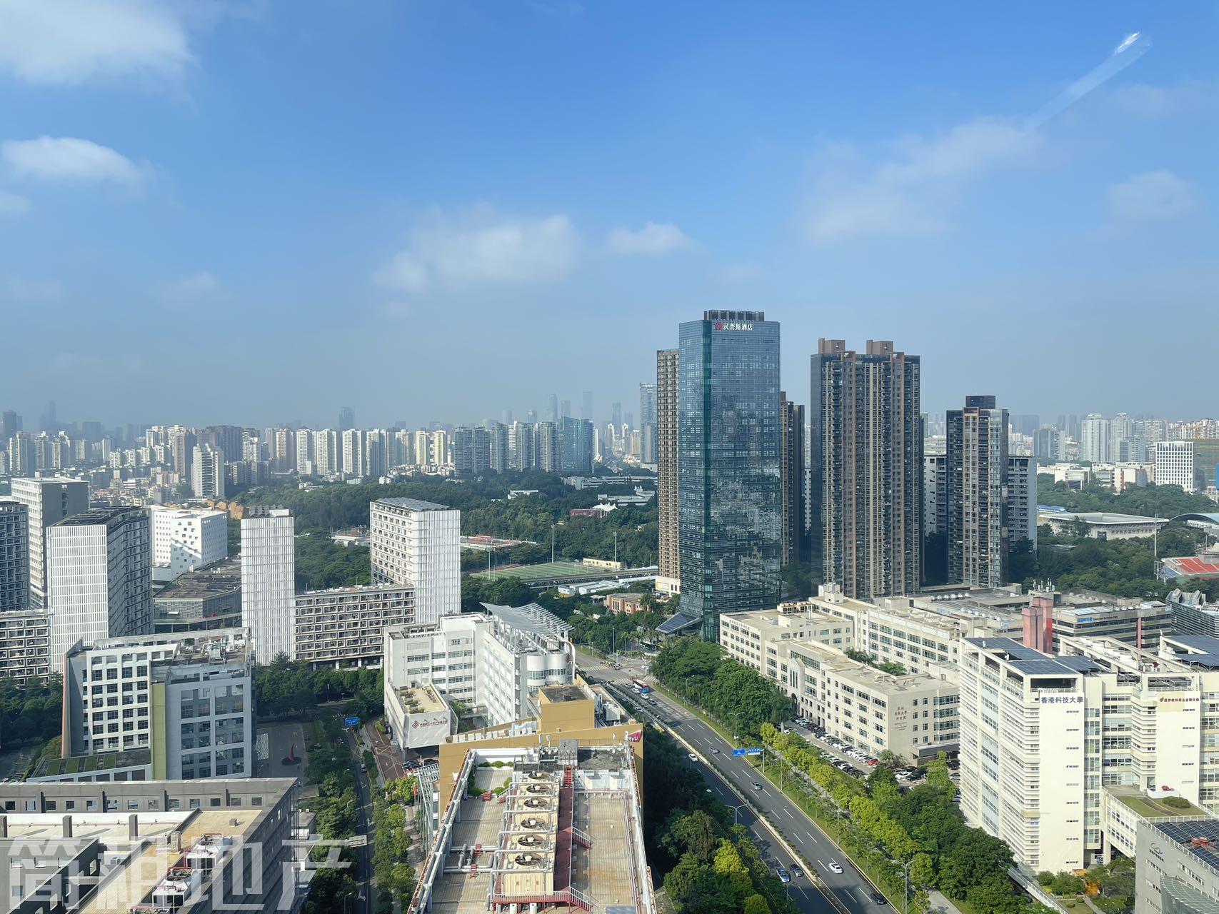 正对电梯口 迅雷科技大厦超大气前台 带家私
