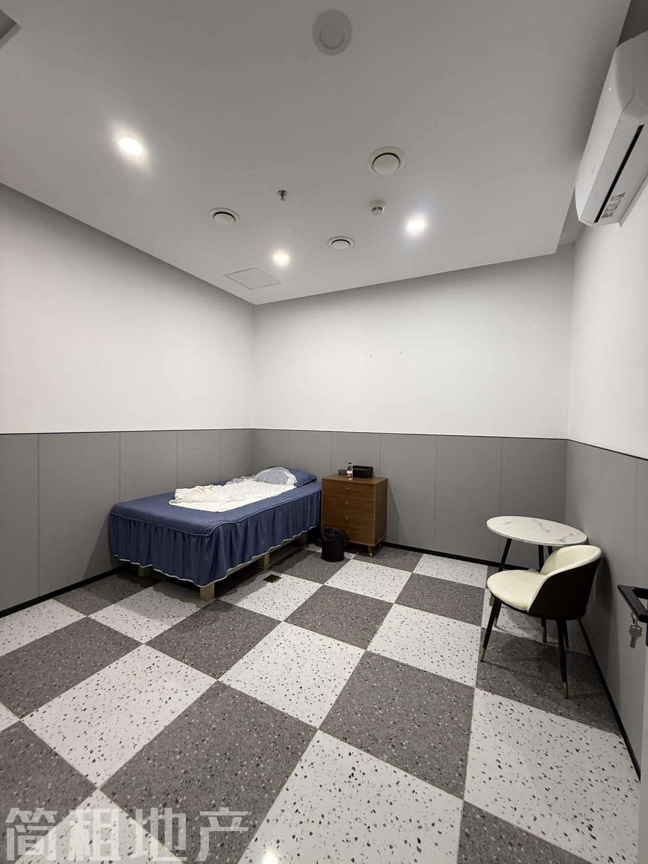 深大双地铁口 现场豪装养生馆招租 使用率7成 电梯口单元
