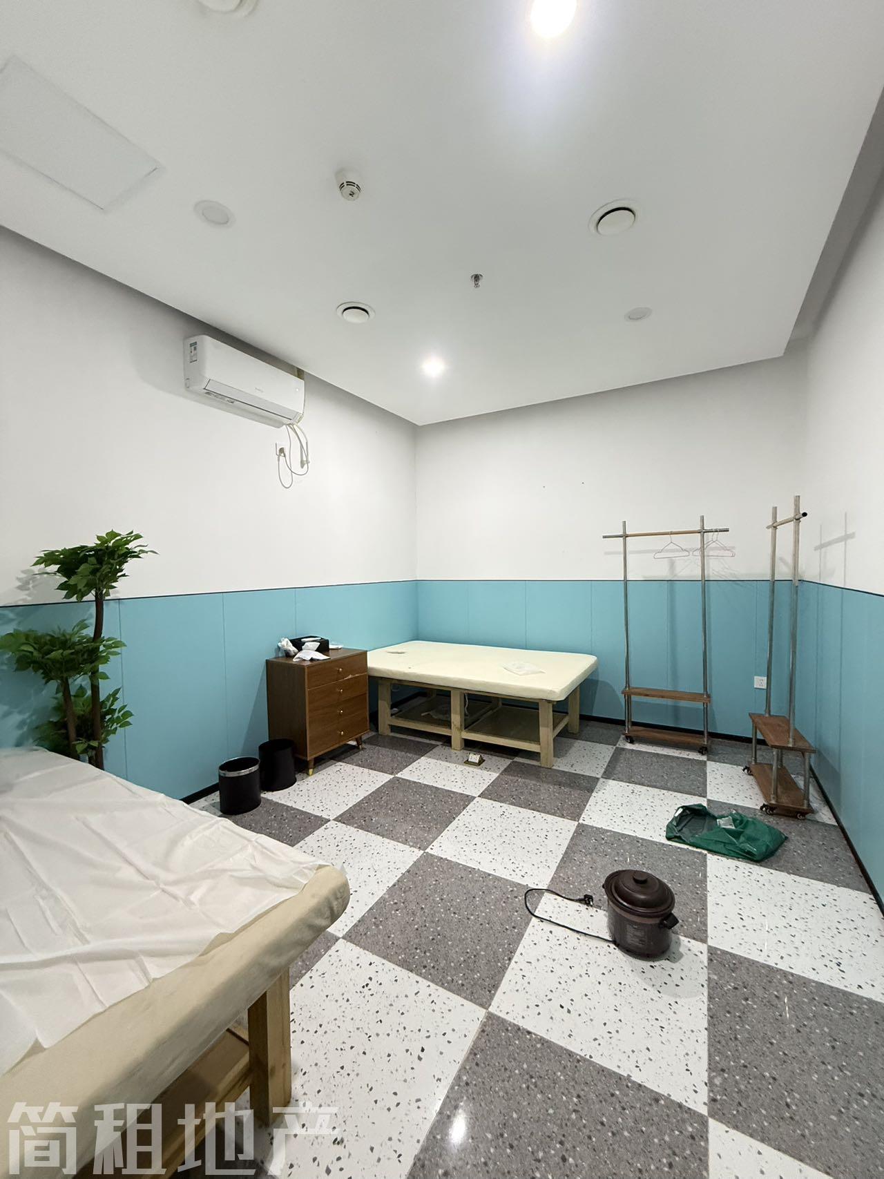 深大双地铁口 现场豪装养生馆招租 使用率7成 电梯口单元