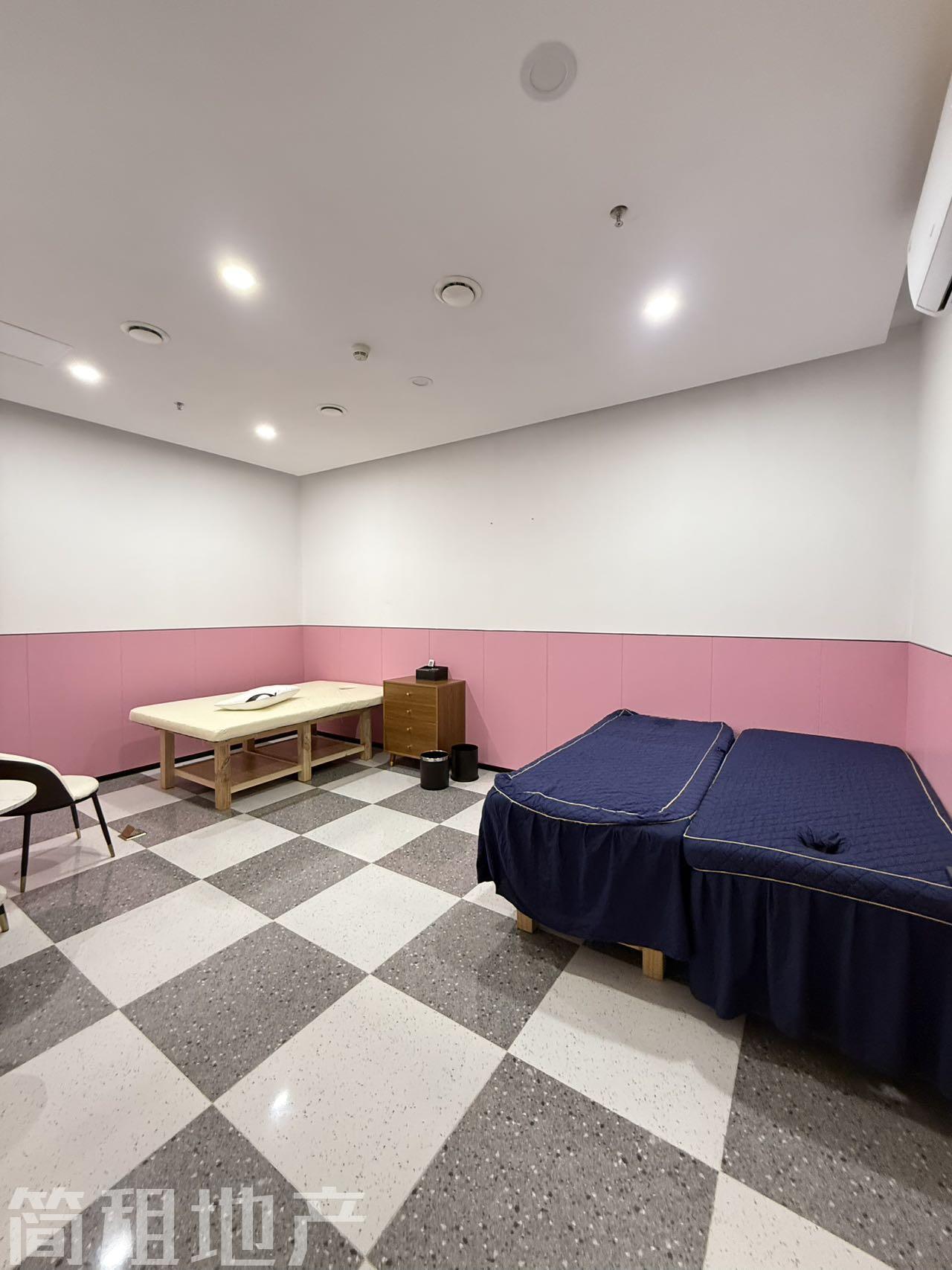 深大双地铁口 现场豪装养生馆招租 使用率7成 电梯口单元