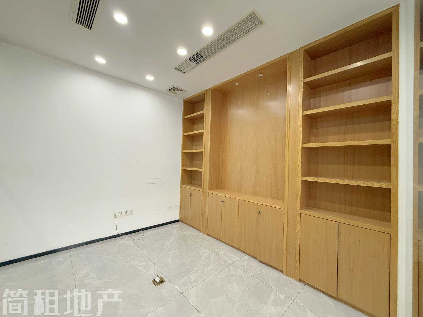  深大双地铁口 麻雀岭工业区5+1格局 业主直租使用率7成