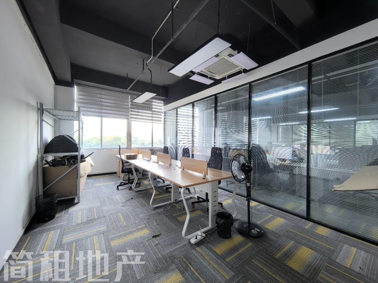  深大站 麻雀岭工业区7+1格局东南双面采光 业主直租使用率7成